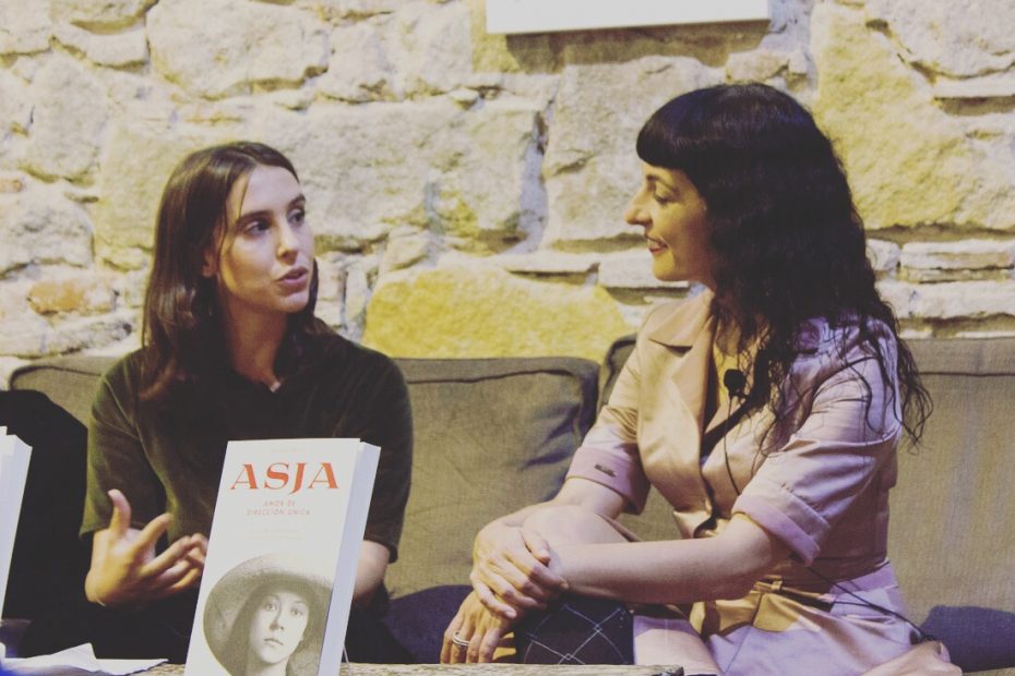 Roser Amills presentacion de la novela Asja por Mariaangels Jover Casasnovas