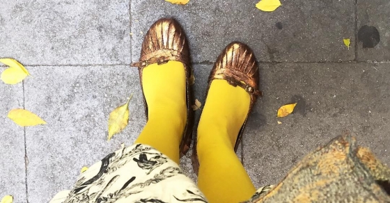 “¿Cómo podré llegar hasta allí?”, pregunta Dorothy. “Sigue el camino de baldosas amarillas”, responde con naturalidad la Bruja Buena del Norte. “The Wizard of Oz”, 1939 - Roser Amills, escritora mallorquina
