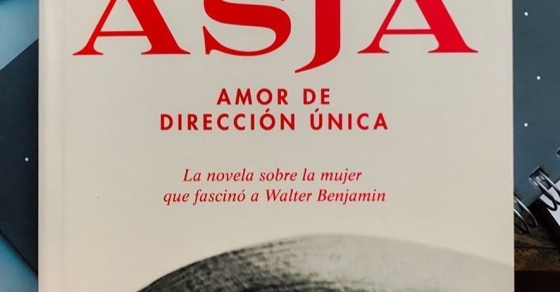 Hoy, en el aniversario de la muerte de #asjalacis, en #Murcia, en @LetrasyTragos homenajean a esta gran mujer leyendo su historia. La conoces ya? #asjalacis & #walterbenjamin Gracias!! - Roser Amills, escritora mallorquina