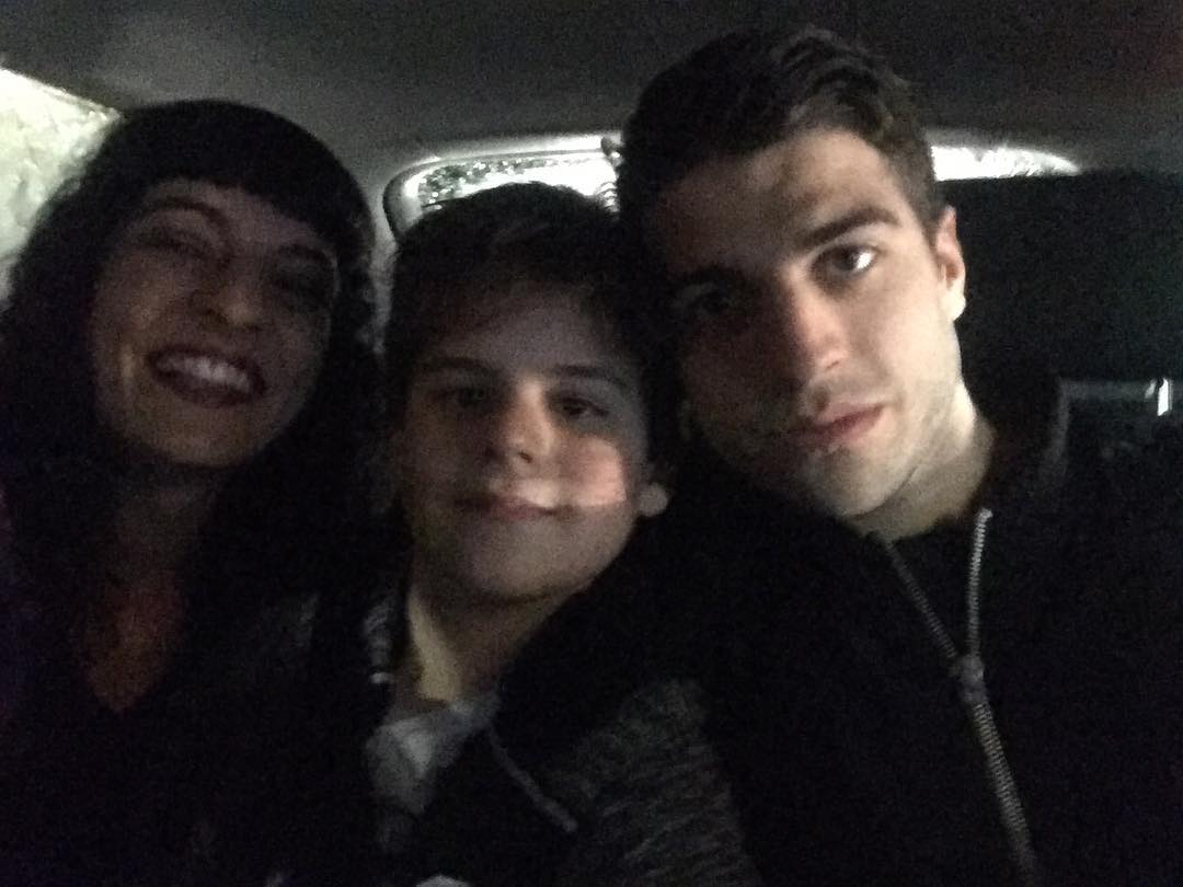 Mami feliz con sus dos hijos: Marcel y Joan