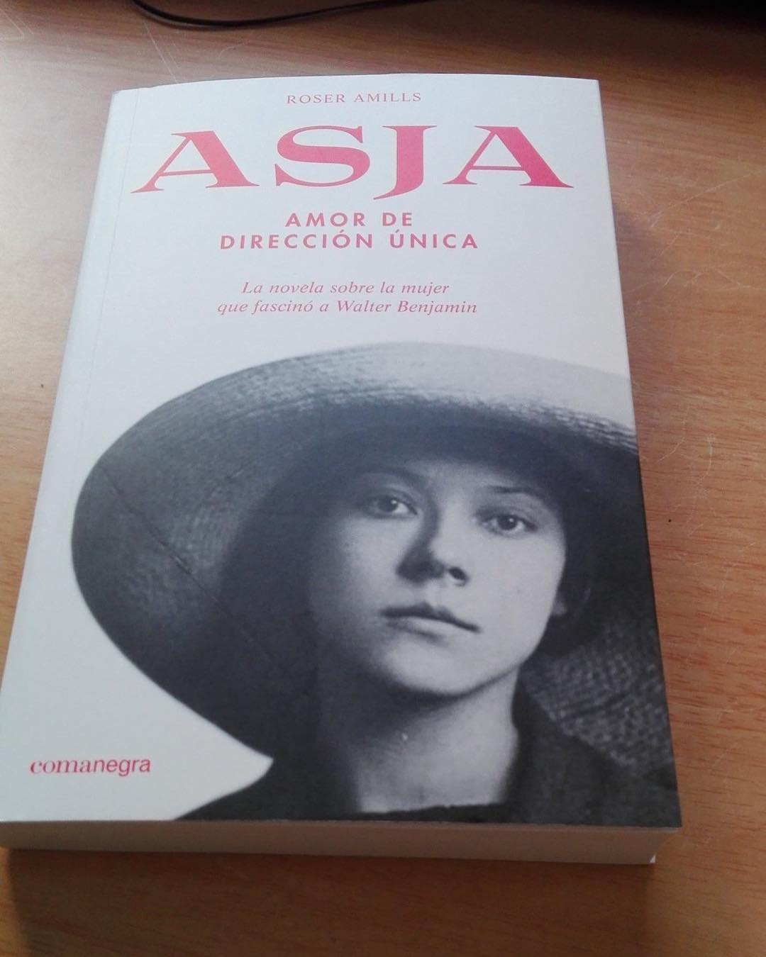 novela sobre asja lacis de roser amills