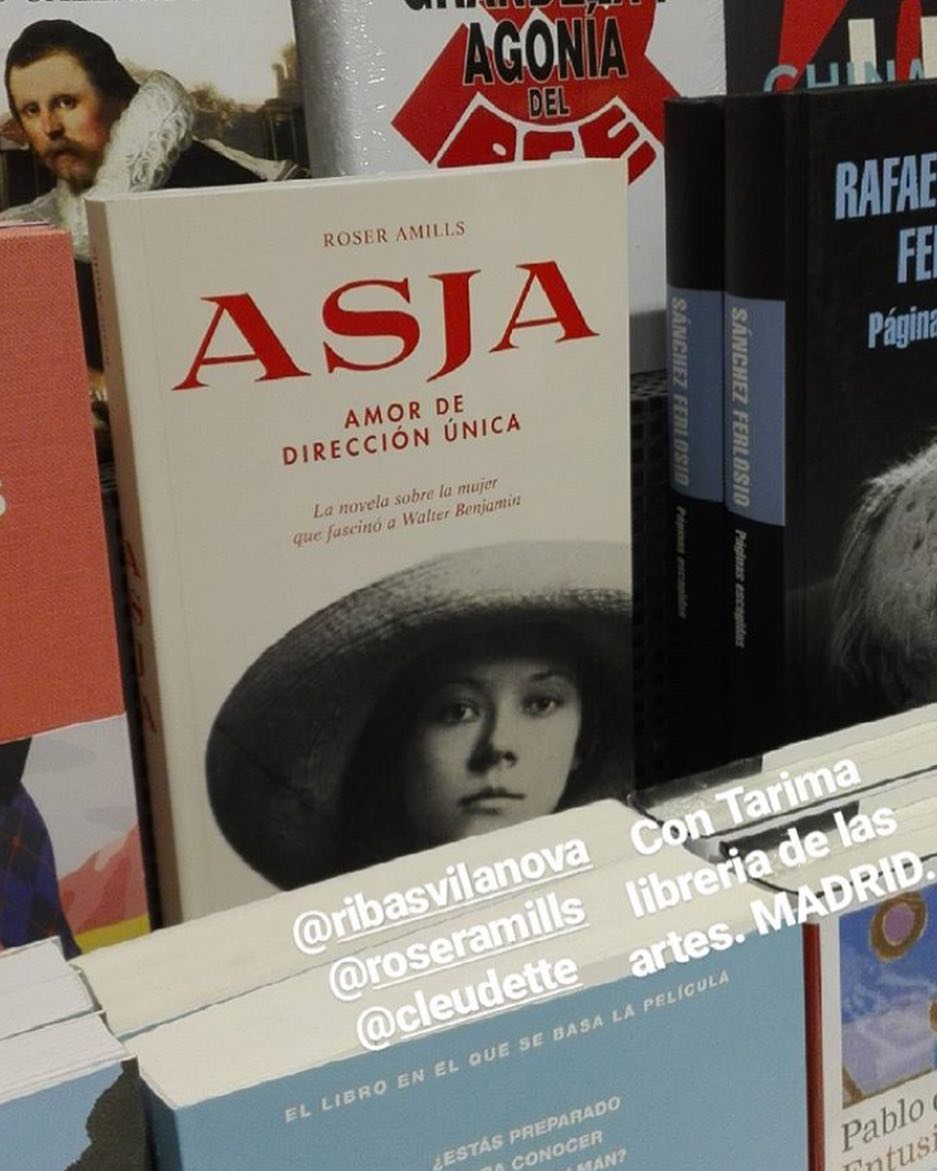 Muy #buenasnoches con esta foto de @cfiolsiquier de mi novela en la librería de Madrid #libreriacontarima #calleprincipe #barriodelasletrasdemadrid #contarima #libreriadelasartes #madrid