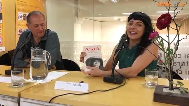presentacion de la novela sobre asja lacis de roser amills en abacus barcelona xavi gomez