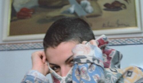 Roser Amills con el pelo muy corto