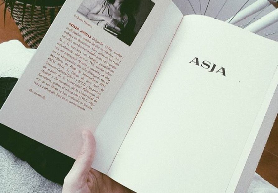 roser amills dedica su novela sobre asja lacis a maria mestre