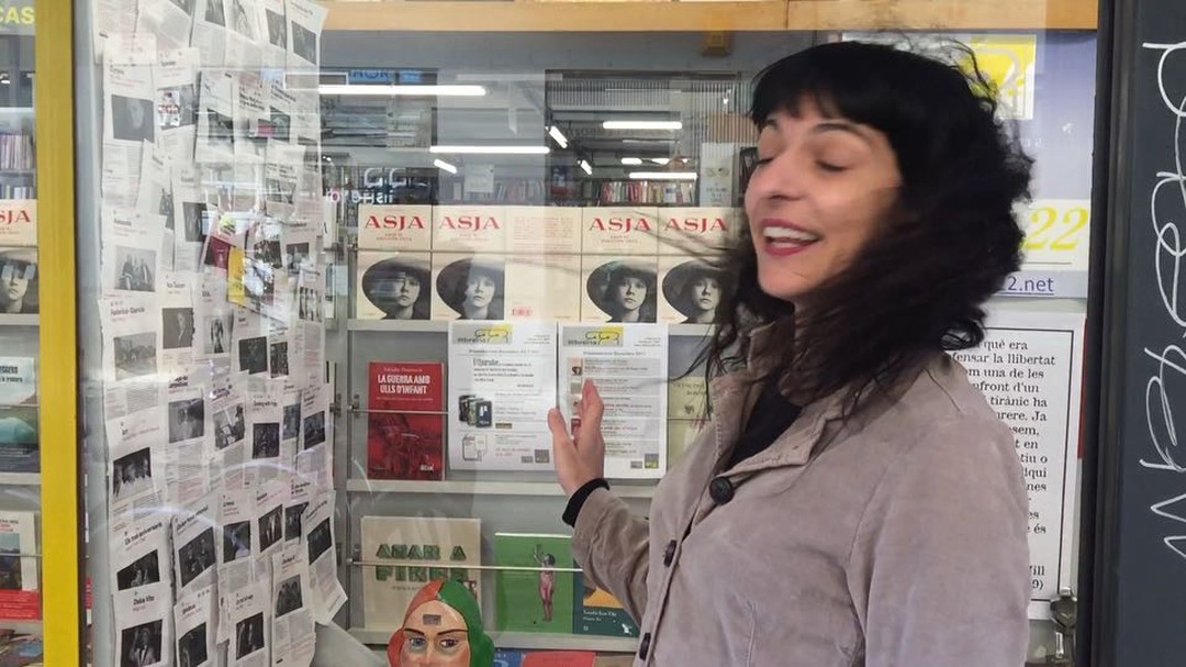 roser amills presenta novela sobre asja lacis a llibreria 22 de girona