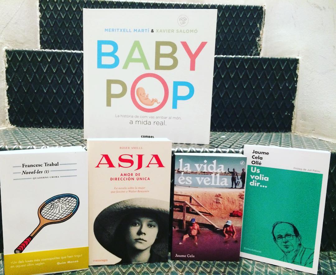 Aquesta tarda 19h seré a Sabadell, a La Llar del Llibre Mireu quina paradeta maca han preparat amb les presentacions de llibres de la setmana!