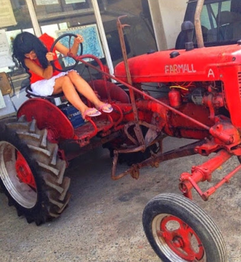 Roser Amills tractor