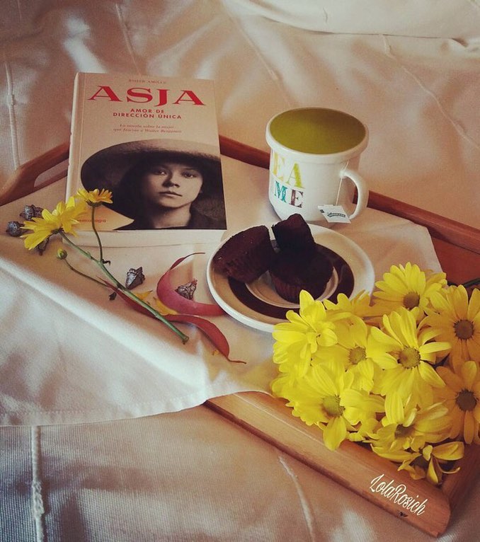 Dolors Rosich foto novela sobre Asja Lacis de Roser Amills