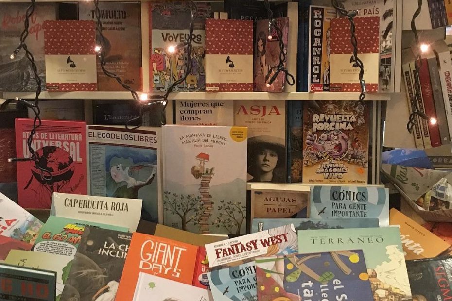 escaparate de llibreria serret con coia valls