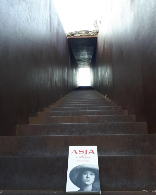 foto de josep duran de la novela sobre asja lacis de roser amills en portbou