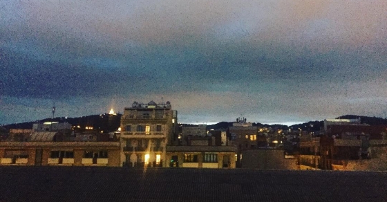 Así se pone el sol hoy en el #barridegracia - Roser Amills, escritora mallorquina