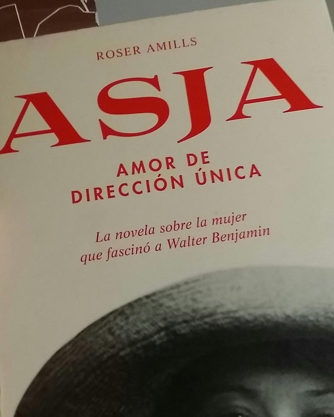 Novela sobre Asja Lacis de roser amills