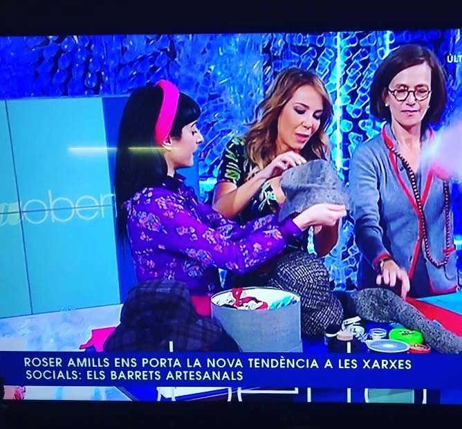 Roser Amills a Tarda Oberta de TV3 amb Irene de Hats on BCN, sobre barrets artesanals i Instagram