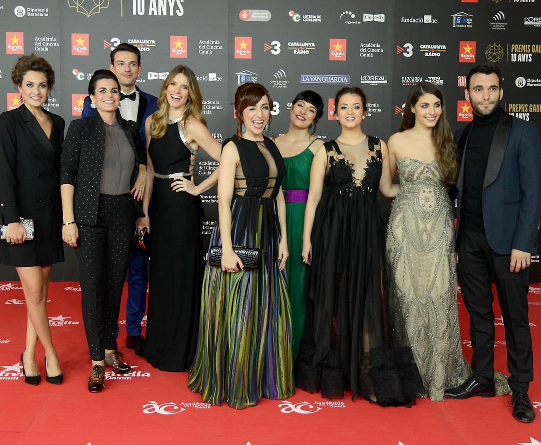 Roser Amills con Anna Bertran, Aida Flix, miriam tortosa y agnes busquets tarrasa premis Gaudí
