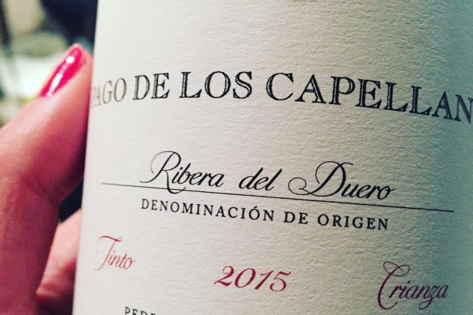 Roser Amills degustando Pago de los Capellanes 2015