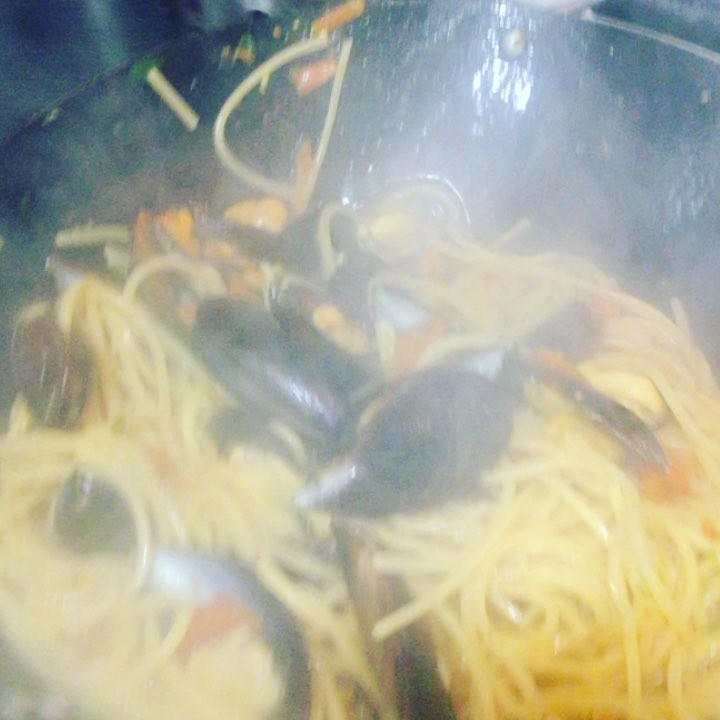 spaghetti alle cozze e ciliegino de emidio ciompi