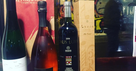 Avui han arribat aquests vins... i els convertiré en relats. Què us sembla? - Roser Amills, escritora mallorquina