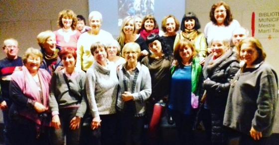 Roser Amills en el club de lectura de la biblioteca de Rubi para hablar de La bachillera