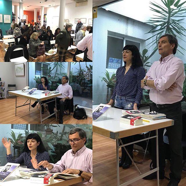 Roser Amills en la librería Jaimes durante un encuentro sobre Asja Lacis y Walter Benjamin