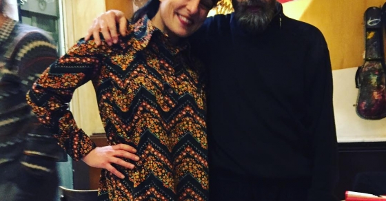 Roser Amills, Josep Valles Rovira y Jaime Parra presentan libro de Antonio Beneyto en el cafe schilling bcn