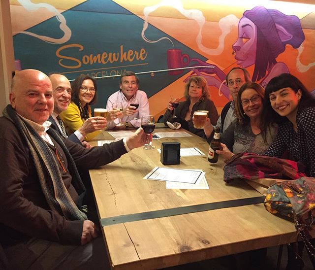 Roser Amills tras presentar su novela sobre Asja Lacis, con Jean Pierre Bonnel en la Llibreria Jaimes