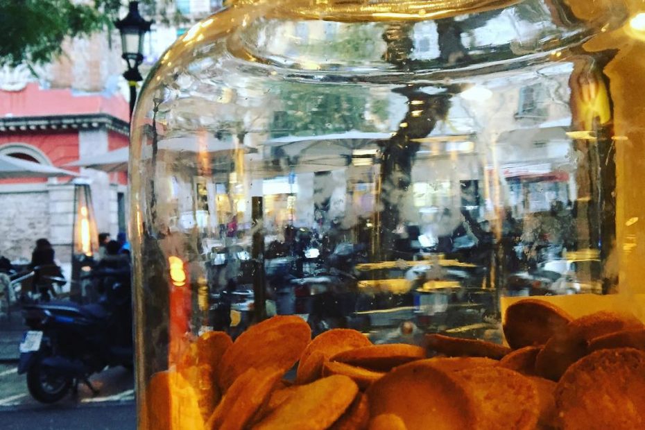 un frasco de galletas