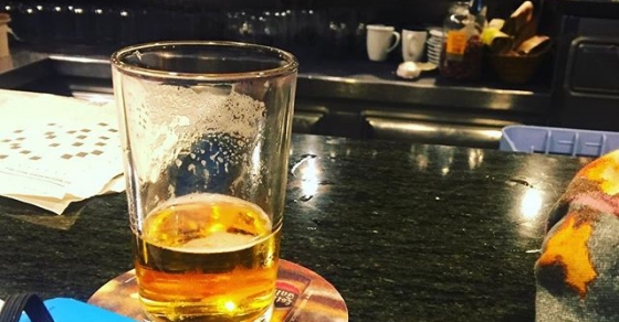 Miércoles y llueve sin parar? Visita a los amigos! @bar_pietro :)) - Roser Amills, escritora mallorquina