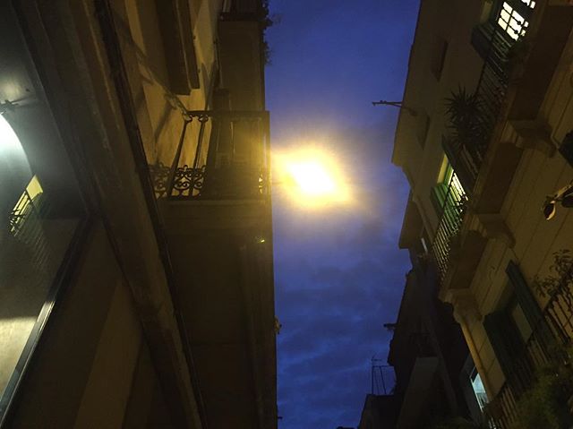 noche cielo azul