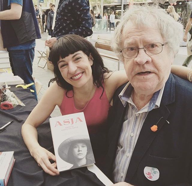 roser amills con Ian Gibson y Asja Lacis, sant jordi 2018