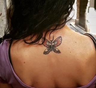 roser amills tatuaje de 2009, en el ultimo bread and butter en Barcelona, realizado por darren brass, tatuador old school de miami