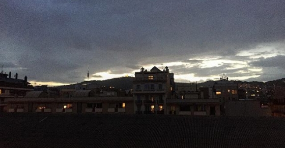 Empieza a llover, qué bien :)) - Roser Amills, escritora mallorquina