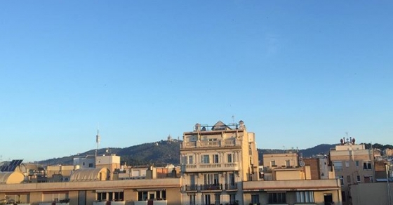 Molt bon dia, des de la vila de gracia