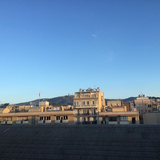 Molt bon dia, des de la vila de gràcia