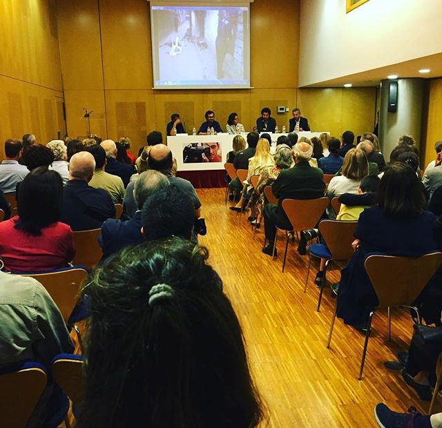 Roser Amills junto a David Gau, Yaroub Ali y Bernardino Hernandez, entrega Premio Miguel Gil Moreno. Con David Trias, Juan Pablo Villalobos, Bru Rovira, Álvaro Colomer, Patrocinio Macian y Silvia Rual, de Orbyce. Fotografia de Phacus.