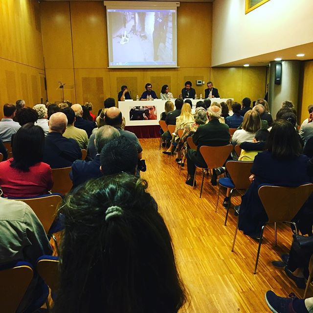 Roser Amills junto a David Gau, Yaroub Ali y Bernardino Hernández, entrega Premio Miguel Gil Moreno. Con David Trias, Juan Pablo Villalobos, Bru Rovira, Álvaro Colomer, Patrocinio Macián y Silvia Rual, de Orbyce. Fotografía de Phacus.