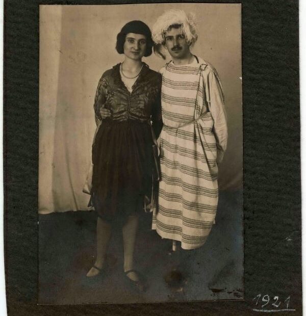 walter benjamin y dora disfrazados