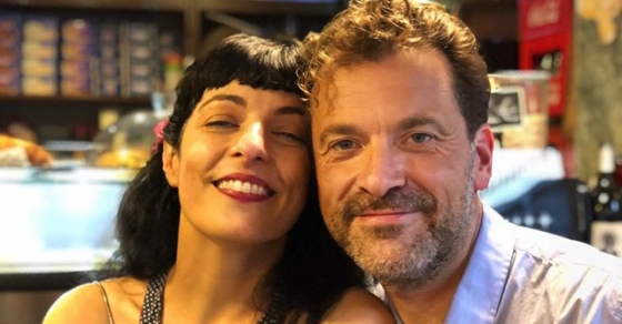 Vamos a visitar @lasantamarket Porque la familia de #LaSantaMarket está de fiesta grande! Luego os contamos más!! - Roser Amills, escritora mallorquina