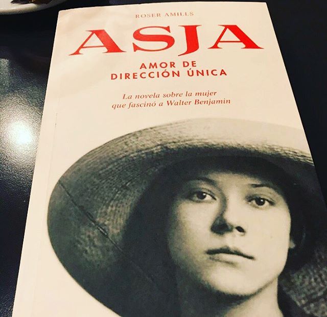 Novela sobre asja lacis de roser amills