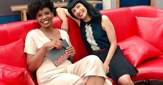 Estimats @Artic_btv La @taniasafuraadam i jo us hem triat el vostre sofà 2 Roser Amills i Tània Safura Adam hem triat el vostre sofà. És força còmode. I aquesta tarda, a les 18.30 h, conversarem a betevé.