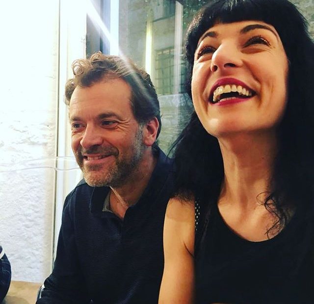 Roser Amills y David con Yolanda, fotografia de Sonia & Co