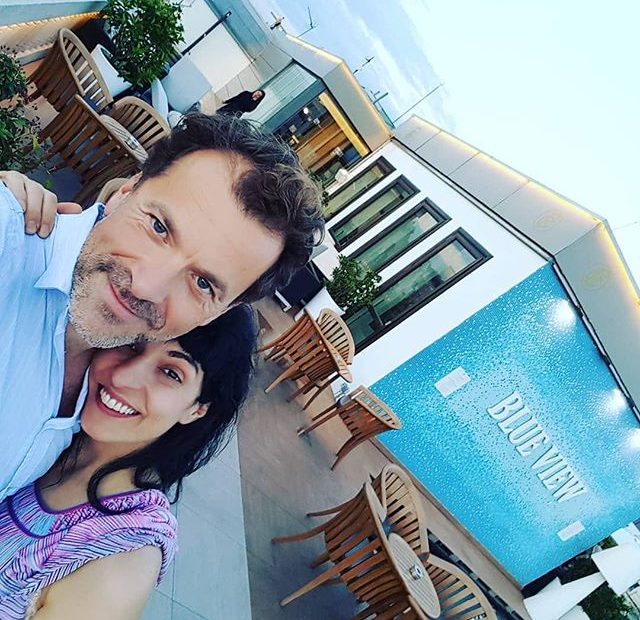 Roser Amills y David en la terraza del Hotel Casa Fuster, fotografia de Cesar Royo Gascon