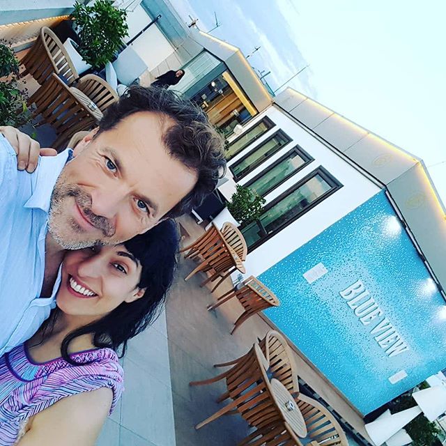 Roser Amills y David en la terraza del Hotel Casa Fuster, fotografía de César Royo Gascon