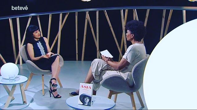 Entrevista de Tania Adam en BTV a Roser Amills para hablar de Asja Lacis