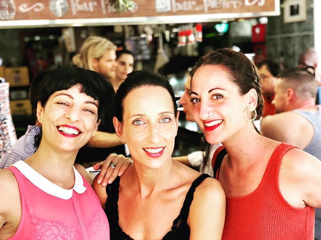 Roser Amills con Pili Blanco y Helen capel