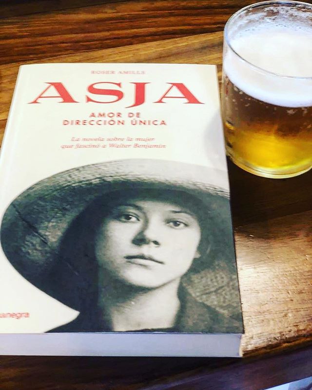 Novela Asja de Roser Amills