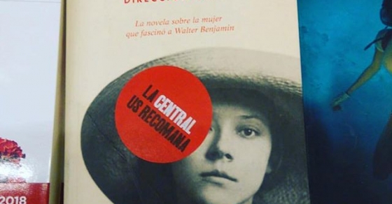 Roser Amills celebra que La Central Llibreria recomiende su novela sobre la historia de amor entre Asja Lacis y Walter Benjamin - Roser Amills, escritora mallorquina