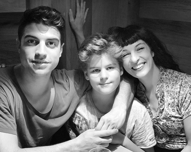 La felicidad absoluta, aquí y ahora, mis dos hijos preciosos ;)) Con @marcelarie y @juanfelixgarciaamills