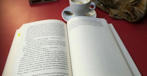Mireu, #asjalacis ja és a Portbou i jo hi seré aquesta tarda, veniu que després anirem a sopar i brindar per ella! #asjalacis & #walterbenjamin @comanegra 2 Mireu, #asjalacis ja és a Portbou i jo hi seré aquesta tarda, veniu que després anirem a sopar i brindar per ella! #asjalacis & #walterbenjamin @comanegra - Roser Amills, escritora mallorquina