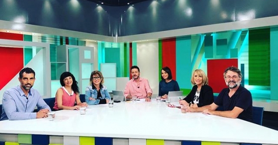 Ja hi som!!! A IB3 @cincdiesib3 Anau sintonitzant sa tele!!!! #cincdiesib3 - Roser Amills, escritora mallorquina